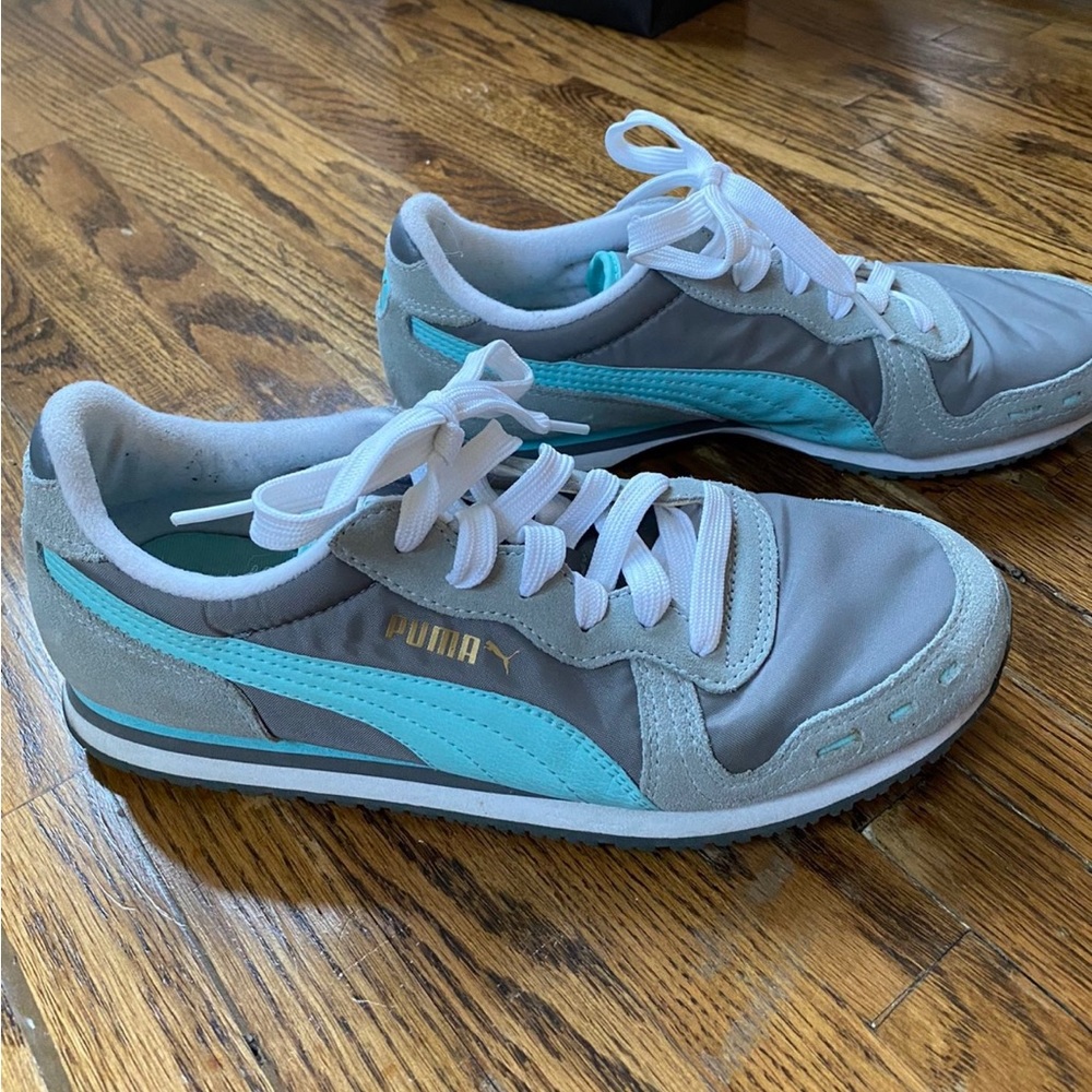 LIKE NEW Teal/Gray Puma Sneakers (size 9)